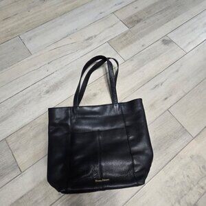 Tommy Bahama Black Tote bag